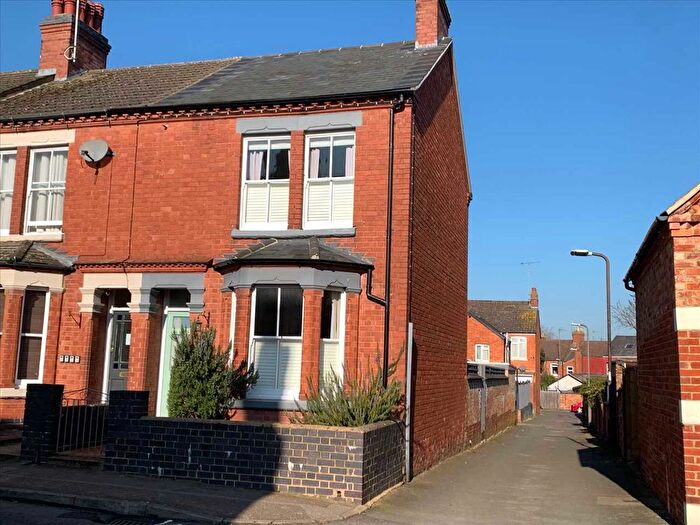 3 Bedroom End Terrace House For Sale In Victoria Street, Wolverton, Milton Keynes, MK12