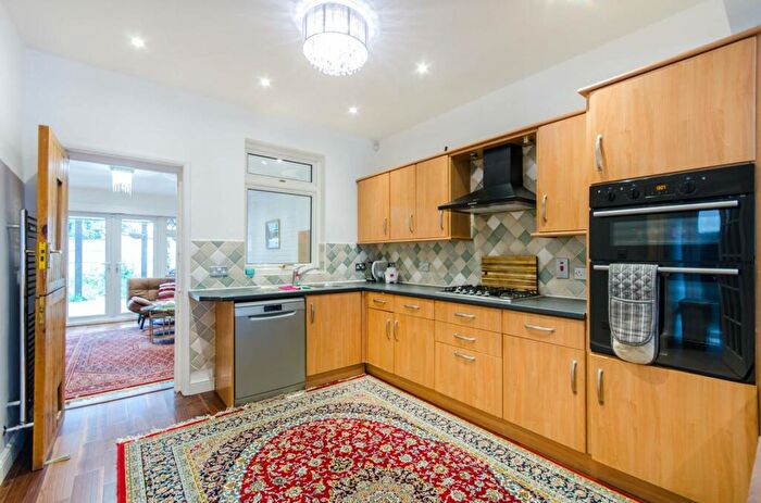 6 Bedroom Semi-Detached House To Rent In Repton Avenue, North Wembley, Wembley, HA0