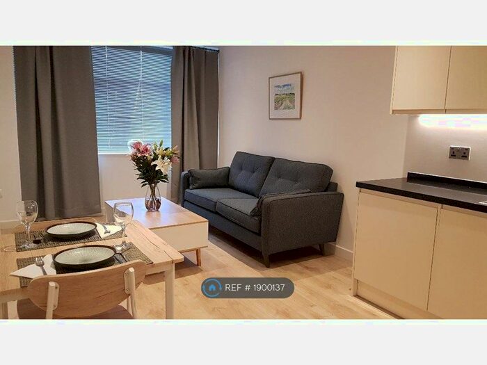1 Bedroom Flat To Rent In Normandy House, Hemel Hempstead, HP2