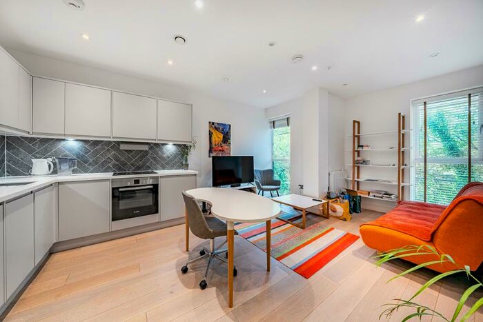 1 Bedroom Apartment To Rent In Carey Road, Wokingham, RG40