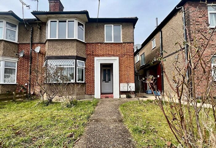 1 Bedroom Ground Maisonette To Rent In Beechcroft Avenue, Harrow, HA2