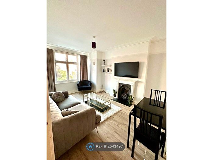 2 Bedroom Maisonette To Rent In Denehurst Gardens, London, W3