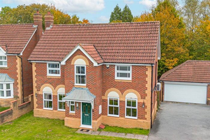 4 Bedroom Detached House For Sale In Ash Gate, Thatcham, Berkshire, RG18