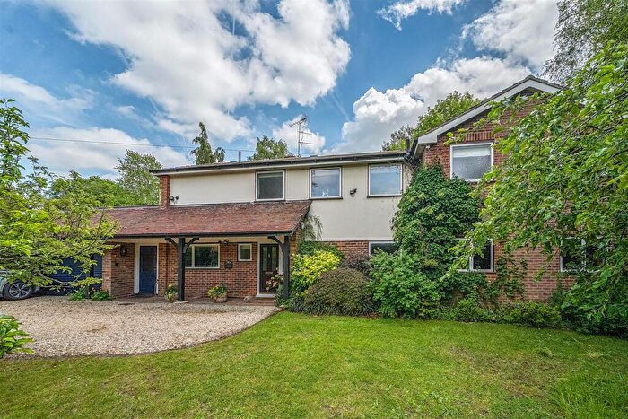 6 Bedroom Detached House For Sale In Coopers Pightle, Kidmore End, Reading, RG4
