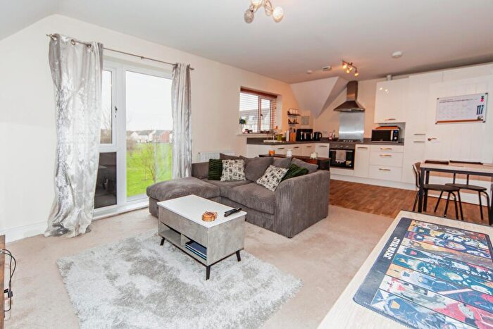 1 Bedroom Flat For Sale In Anton Close, Rugby, CV21