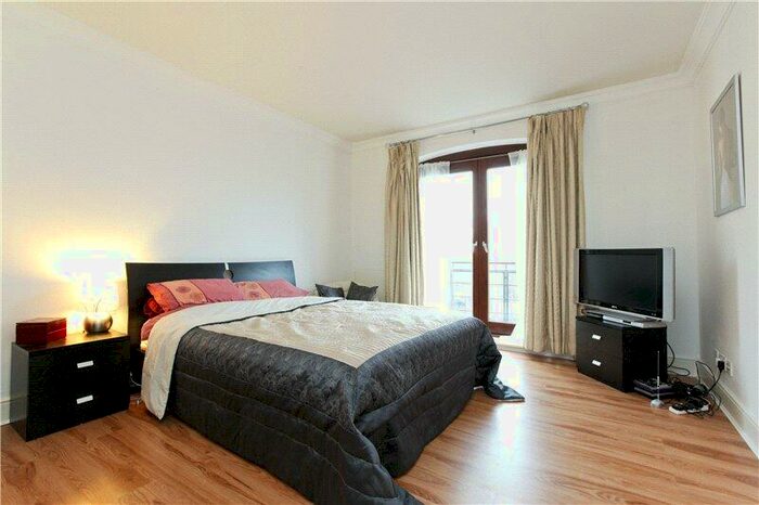 2 Bedroom Apartment To Rent In Turnstone House, Star Place, London, E1W