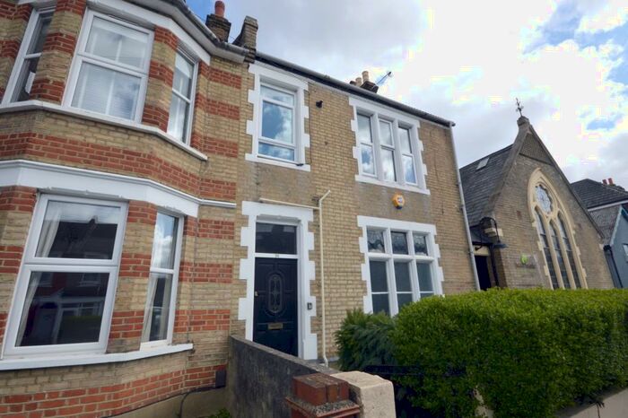2 Bedroom Flat To Rent In Westbrook Road Thornton Heath, CR7
