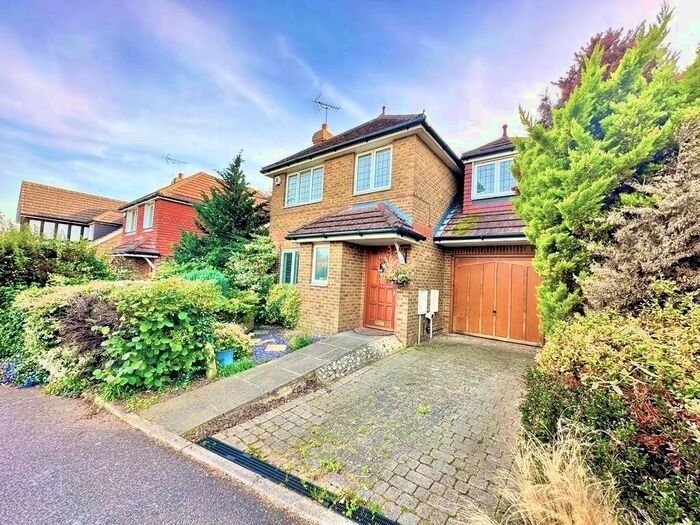 4 Bedroom Detached House To Rent In Ashurst Place, Rainham, Gillingham, ME8