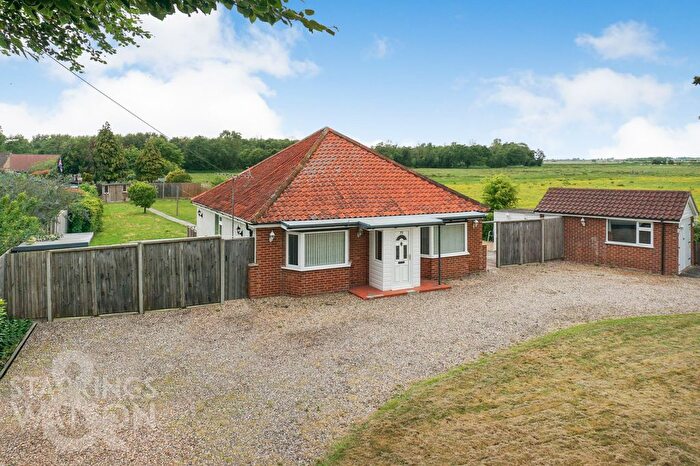 3 Bedroom Detached Bungalow For Sale In Old Road, Acle, Norwich, NR13