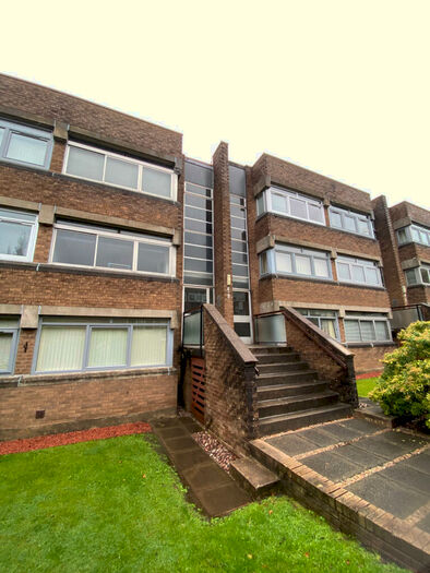 1 Bedroom Apartment To Rent In Huntly Court, Shawlands, G41