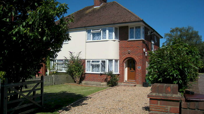 3 Bedroom Semi-Detached House To Rent In Horley Road, Redhill, RH1