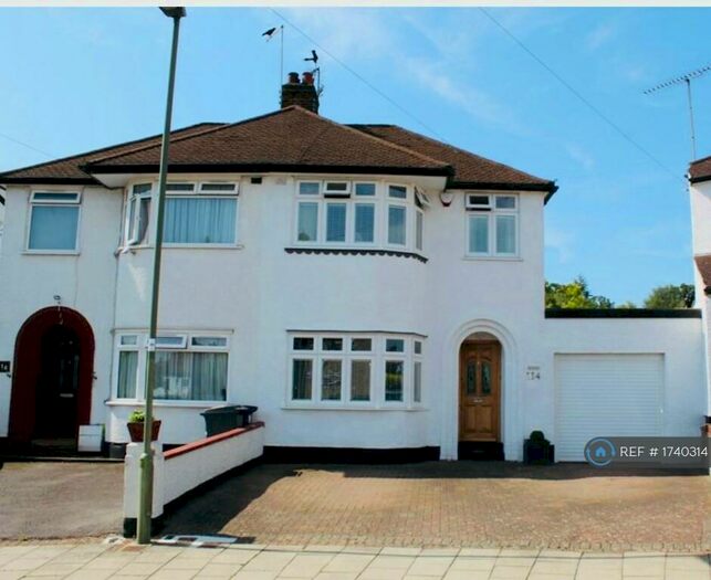 3 Bedroom Semi-Detached House To Rent In Alverstone Avenue, London, EN4