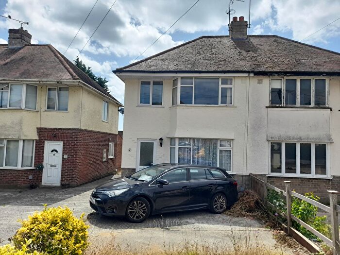 3 Bedroom Property To Rent In Eliotts Drive, Yeovil, BA21