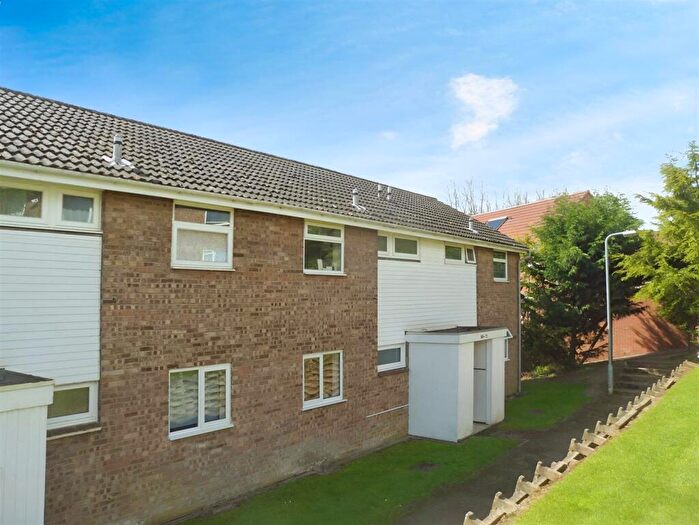 Studio To Rent In Portland Road, Irthlingborough, Northants, NN9