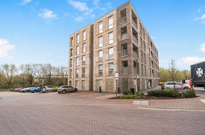 2 Bedroom Apartment For Sale In Armstrong Road, Littlemore, Oxford, OX4
