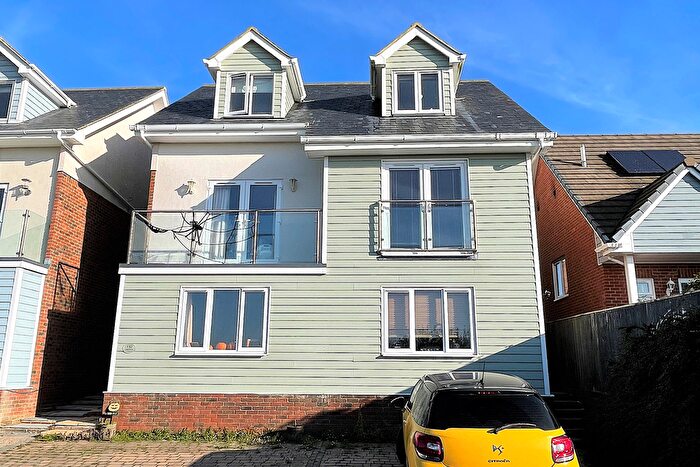 4 Bedroom Property To Rent In Worsley Road, Newport, PO30