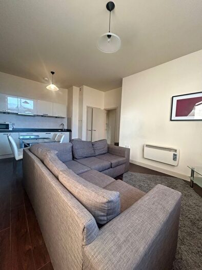 1 Bedroom Flat To Rent In Blakeridge Lane, Batley, WF17
