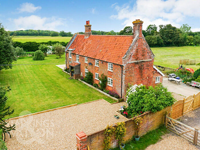 4 Bedroom Detached House For Sale In Manor Farm House, Norwich Road, Woodton, NR35