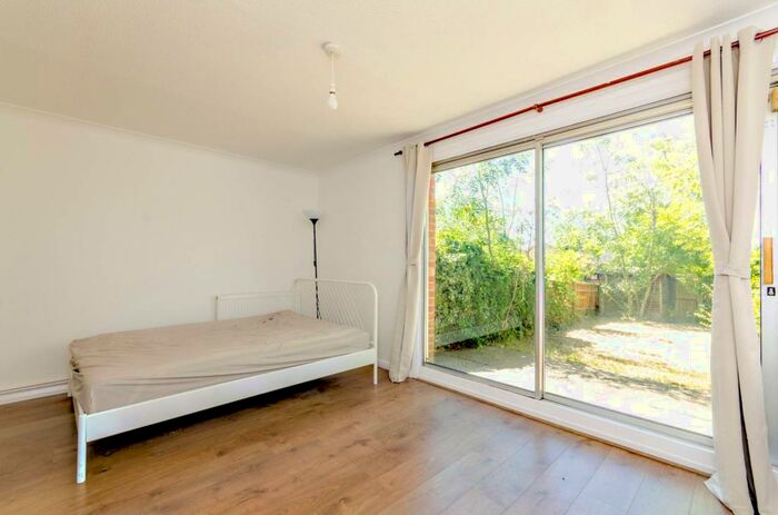 3 Bedroom End Of Terrace House To Rent In Park Barn Drive, Park Barn, Guildford, GU2