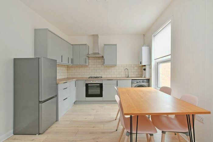 2 Bedroom Apartment To Rent In Abbeydale Road, Sheffield, S7