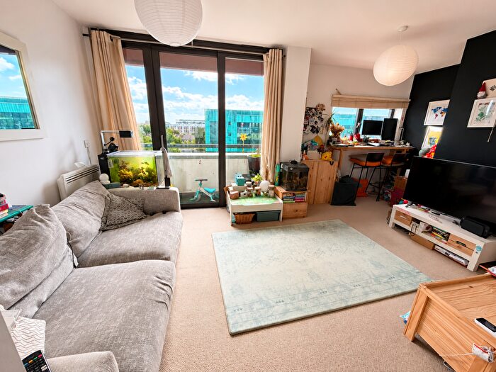 1 Bedroom Flat For Sale In Drayton Park, London, N5