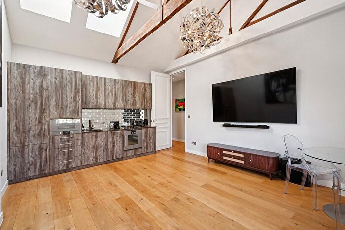3 Bedroom Flat To Rent In Eccleston Square, London, SW1V