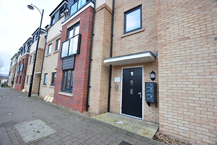 2 Bedroom Apartment To Rent In Elgar Place, SG18