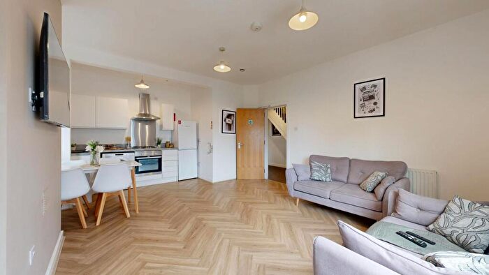 4 Bedroom House To Rent In Cardigan Road, Leeds, LS6