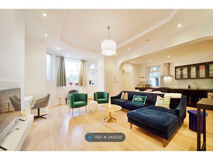 2 Bedroom Flat To Rent In Upper Perk Road, London, NW3