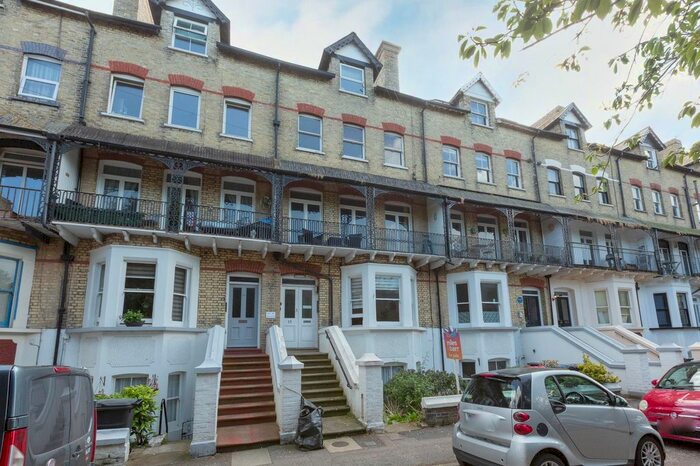 2 Bedroom Flat To Rent In Adrian Square, Westgate-On-Sea, CT8