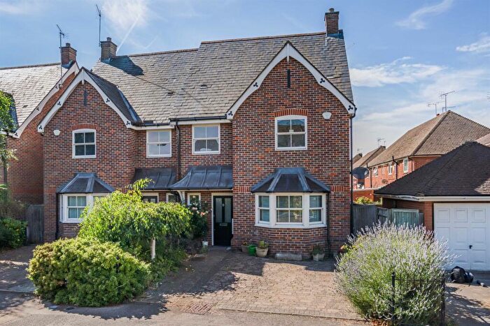 3 Bedroom House For Sale In Cambridge Road, Marlow, SL7