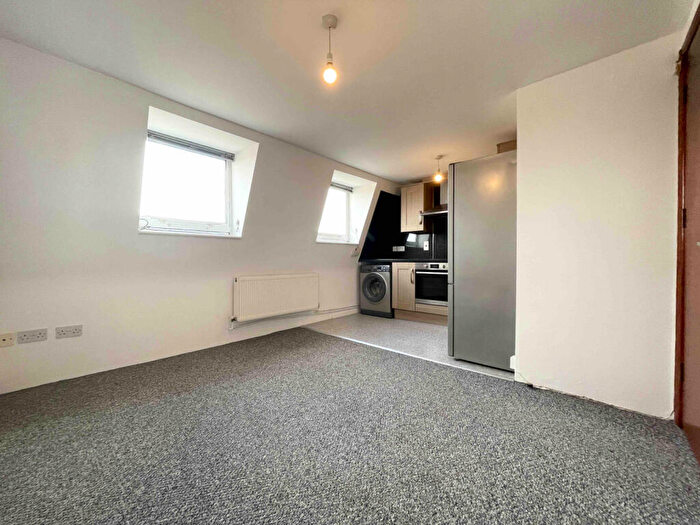 1 Bedroom Apartment To Rent In Clarence Road, London, E5