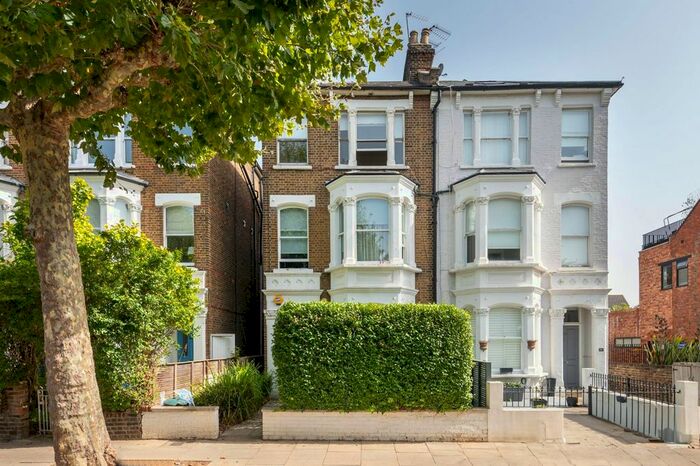1 Bedroom Studio To Rent In Highlever Road, North Kensington, London, W10