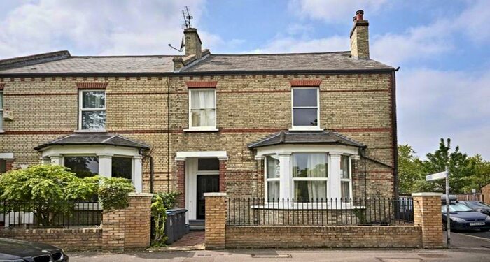 Apartment To Rent In Fairfield West, Kingston Upon Thames, KT1