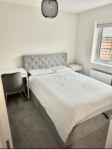 2 Bedroom House To Rent In Rowdell Avenue, Bristol, BS36