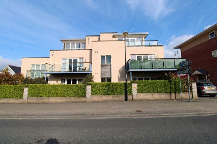 2 Bedroom Flat To Rent In Victoria Road, Ferndown, Dorset, BH22