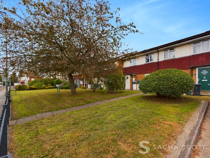 1 Bedroom Flat To Rent In East Street, Epsom, KT17