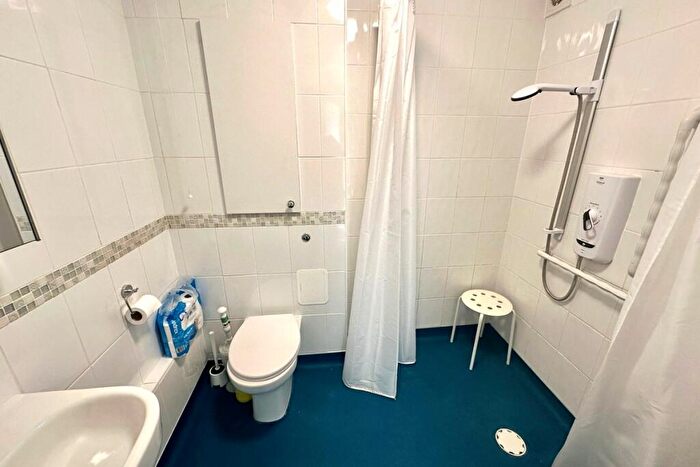 2 Bedroom Flat For Sale In Greystone Avenue, Worthing, West Sussex, BN13