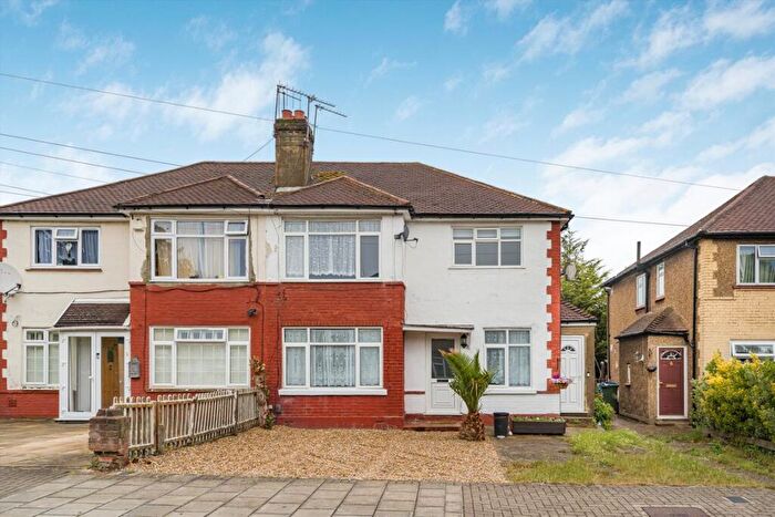 2 Bedroom Maisonette To Rent In Ivy Close, Harrow, HA2