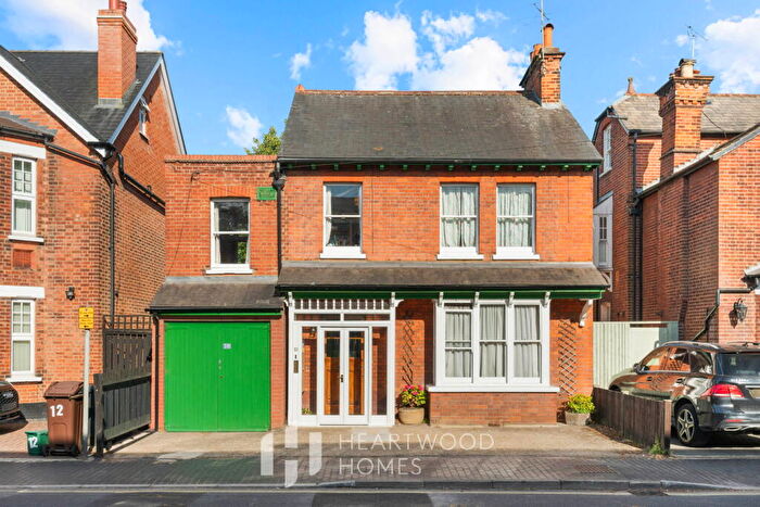 6 Bedroom Detached House For Sale In Lemsford Road, St. Albans, AL1
