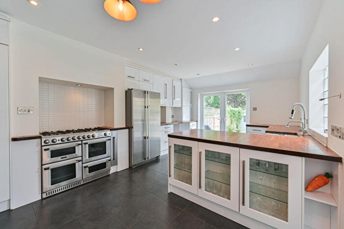 3 Bedroom Terraced House For Sale In Temple Road, South Croydon, Croydon, CR0