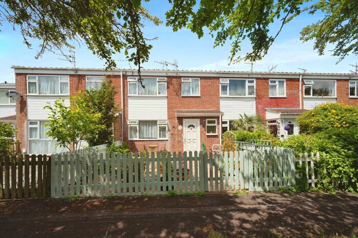 3 Bedroom Terraced House For Sale In Eastwood Close, Hayling Island, Hampshire, PO11