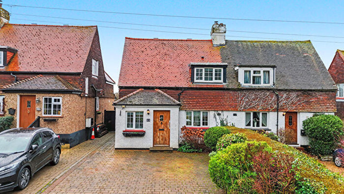 2 Bedroom Semi Detached House For Sale In School Lane, Horton Kirby, Dartford, DA4