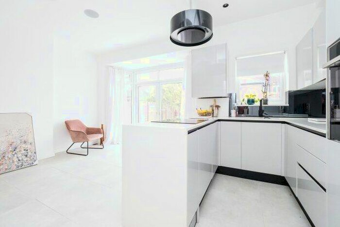 3 Bedroom Property To Rent In Rokeby Gardens, Woodford Green, IG8