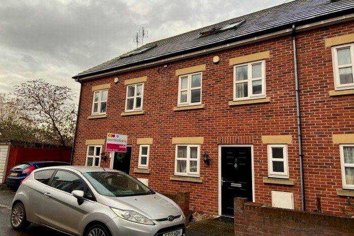 3 Bedroom Property To Rent In Springfield Mews, Chester CH2