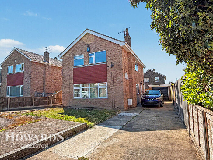 4 Bedroom Detached House For Sale In Curlew Way, Bradwell, NR31