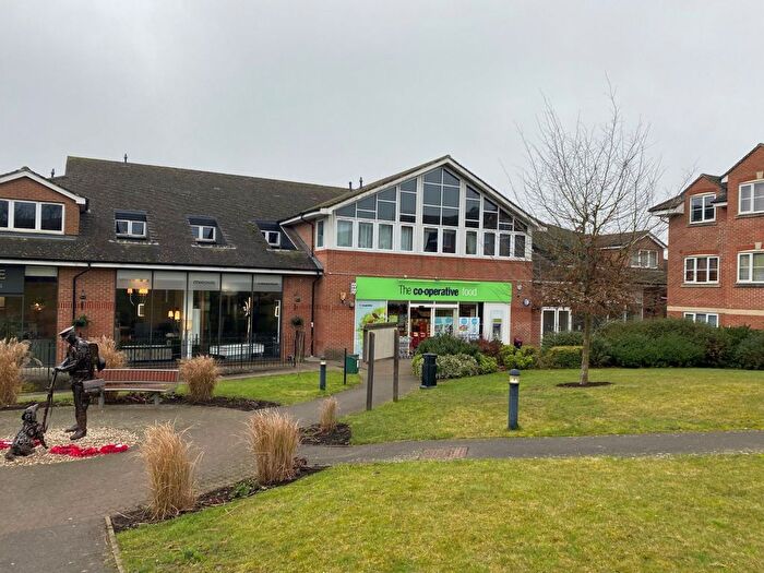 1 Bedroom Flat To Rent In Thomas House, Bells Hill Green, Stoke Poges, Bucks, SL2