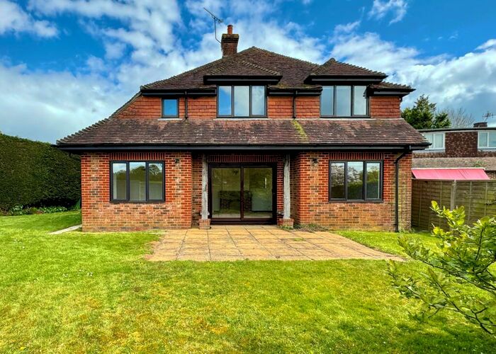 4 Bedroom Detached House To Rent In Nutbourne, RH20