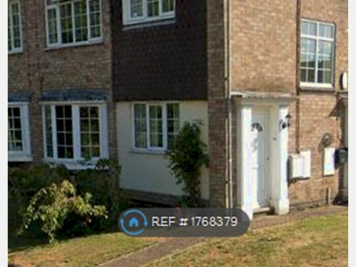 2 Bedroom Maisonette To Rent In Harlestone Road, Northampton, NN5