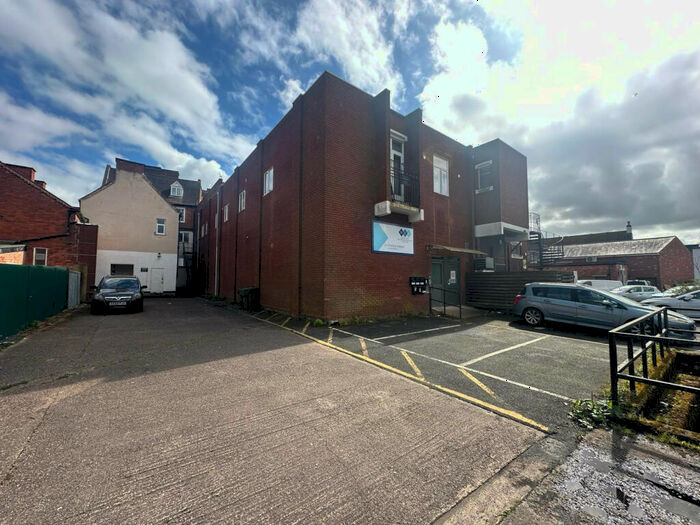 1 Bedroom Flat To Rent In Flat, High Street, Bromsgrove, Worcestershire, B61